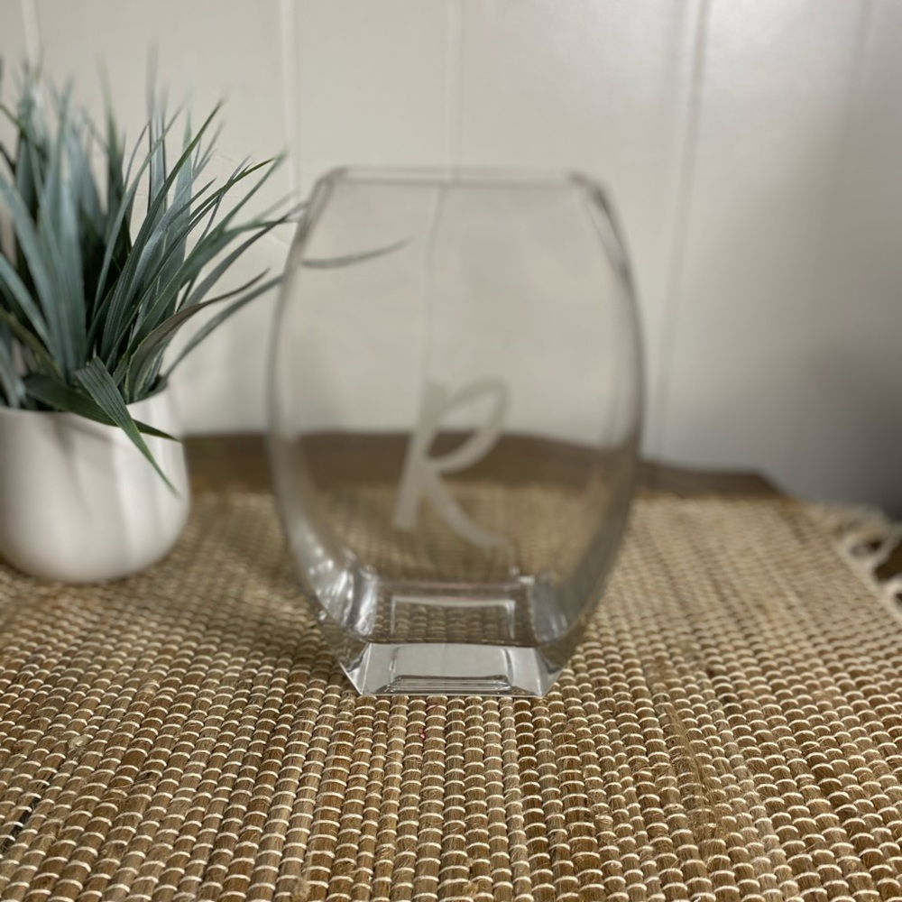 R Frosted Initial Glass Vase